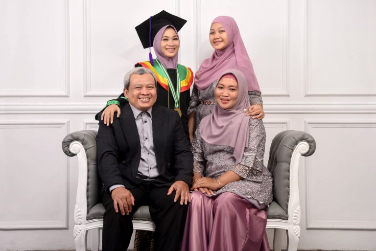 Mia Graduation / Family