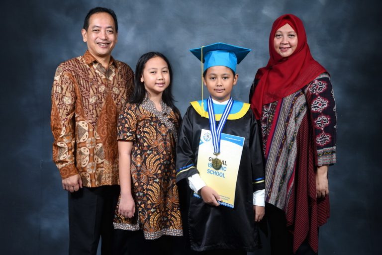 Bu Dinar Family / Radit Graduation